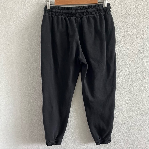 GAP vintage soft classic joggers in true black. - Picture 5 of 6